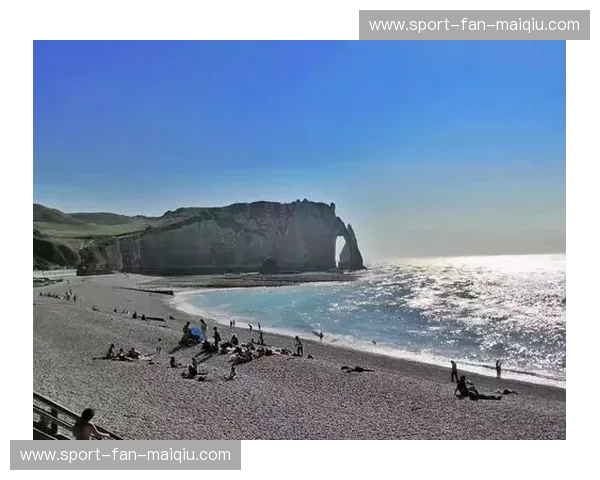 蔚蓝海岸的冰与火之歌：当尼斯遇见雷恩，谁才是法兰西真正的“黑马”之王？